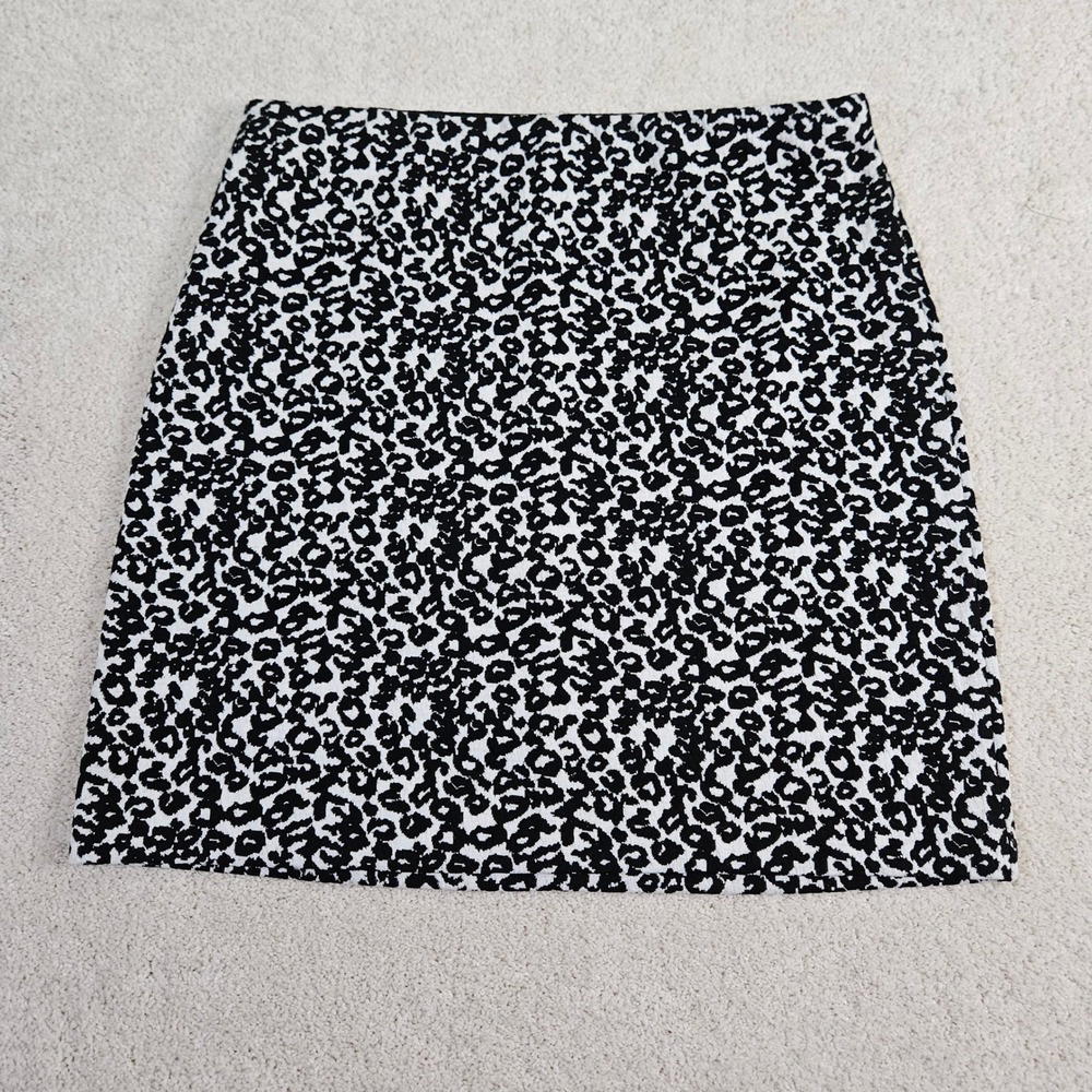 NWT's Women's Express Black White Animal Print Mini Skirt Classic Stretch Size M